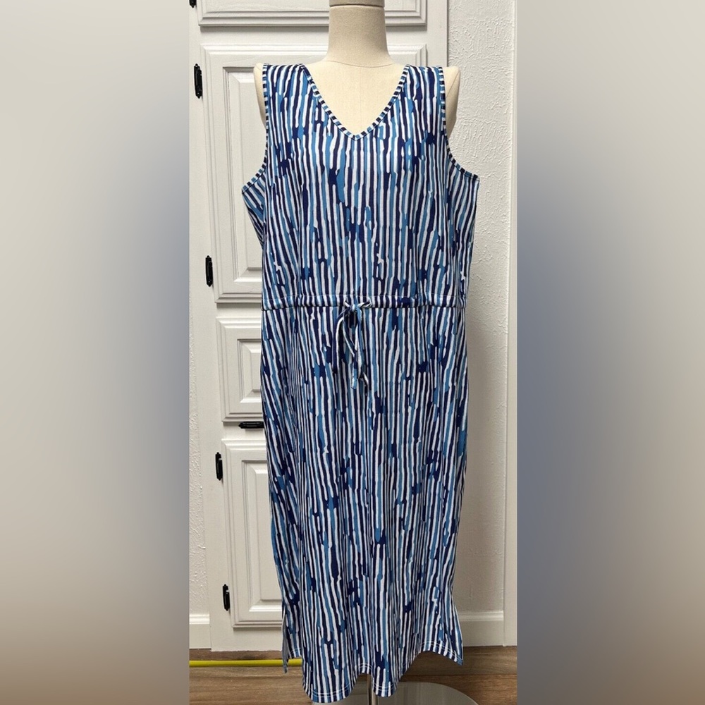 NWT multiple sizes available women’s cinch tie waste blue and white dress soft